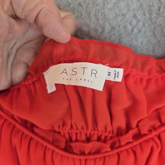 Astr The Label Womens Shirred Crop Tank Top Sz M Chiffon Red Stretch Comfort - Picture 5 of 11